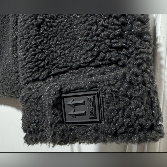 EUC Off-White Eco Sherpa Pullover Jacket - Picture 11 of 15